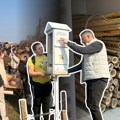 Divlje pčele dobijaju hotele: Učenici pet poljoprivrednih škola širom Srbije kreću u akciju; ovo su detalji nesvakidašnjeg…