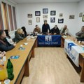 NLS: Dok se milioni troše na manifestacije, građani Grdelice lečenje plaćaju SMS porukama