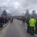 Poljoprivrednici blokirali put Prokuplje–Priština kod Tulara, najavljuju još radikalnije proteste