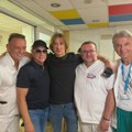 Žan-Klod Van Dam i Željko Mitrović posetili decu na niškoj Pedijatriji