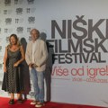 Drugo veče Filmskog festivala u Nišu: Andrija Kuzmanović, Tihomir Stanić i Hana Selimović na crvenom tepihu pored Nišave