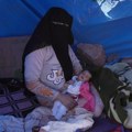 Zemljotres u Maroku: Dok žrtve čekaju pomoć, beba započinje život u šatoru