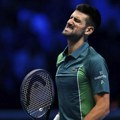 Novak posle tročasovne drame poražen u Torinu – Italija slavi Sinera