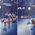 Novak Đoković zaigrao kolo u Melburnu! Zbog narodnih nošnji nije mogao da odoli! (video)