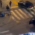 Auto pokosio motociklistu na Voždovcu, leteo je 10 metara Strašna nesreća, Hitna je odjurila na teren (VIDEO)