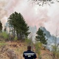 12 Dana požara kod trgovišta: Vatrogasci na terenu, vetar dodatno otežava gašenje, evo kakva je trenutno situacija (foto)