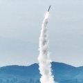 Severna Koreja testirala nove rakete koristeći "super velike" bojeve glave