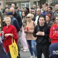 Protesti i blokada u Obrenovcu, u Čačku okupljeni provalili u zgradu Skupštine grada