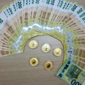 Neprijavljene devize i zlato zaplenjeni na Batrovcima