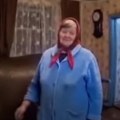 Pa šta je ovo, ženo božja?! Baka u stanu drži zver od 3 tone, snimak šokirao svet! (video)