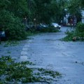 Snažno nevreme pogodilo Francusku: Drvo palo na dečaka (12) i ubilo ga, poginuo i vozač kvada