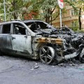 "Požar nije slučajan": Zapaljen džip u centru Beograda, vlasnik tvrdi da zna ko stoji iza napada (Foto)