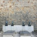 Spomenici narodnih heroja na Kalemegdanu osvanuli ižvrljani nacističkim simbolima