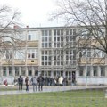 "Ne sadrži pretnje i oslikava trenutnu životnu fazu u kojoj se učenik nalazi": Oglasili se iz OŠ "Rade Končar" u Zemunu…