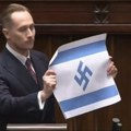 Poslanik u poljskom parlamentu pokazao zastavu Izraela sa svastikom