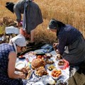 Од породичне трпезе до галерије: Отворена регионална изложба „Кадрови укуса“ у Скадру