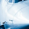 Nesvakidašnja scena snimljena u našem komšiluku: Avion se zaglavio ispod nadvožnjaka!
