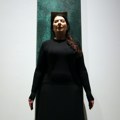 Kritika podeljena oko izložbe Marine Abramović u Londonu: Zadivljujuća ili narcistička umetnost?