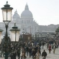 За првих 11 дана од увођења таксе за туристе Венеција зарадила скоро милион евра