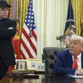 Mask bacio pravu veliku bombu: Tramp je u Epstinovim dokumentima Američki predsednik mu nije ostao dužan: Zakasnio si…