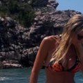 Ima 45 godina i ni gram sala: Bivša supruga Milana Kalinića se skinula u kupaći i sve žene joj zavide na ovakvoj liniji