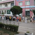 U Leskovcu šetnja uz ostavljene kese sa djubretom ispred SNS-a