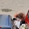Najsramnija scena snimljena na parkingu u Šapcu, ljudi vikali na ženu i gledali u neverici, a ona -ništa: "Kakav je ovo…