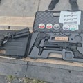 Гасни пиштољи и муниција пронађени у ауту на прелазу Прешево ФОТО