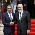 Rama dočekao mickoskog u Tirani: Premijer Severne Makedonije učestvuje na samitu lidera "Naš put ka EU - Plan rasta" (foto)