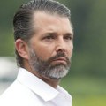 Америка неће бити будала са чековном књижицом: Трампов син запретио Кијеву повлачењем из рата