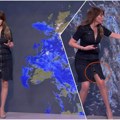 Šok u uživo programu! Voditeljka vremenske prognoze pokazala čipkane čarape: Na mrežama haos zbog gafa u vestima