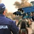 Novi super radari rade 24 sata dnevno Trenutno na 30 lokacija širom Srbije, a biće ih na više od 100! Jedna prometna deonica…