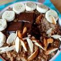Za ukusan početak ili završetak dana: Ovsena kaša sa čokoladom, bananama i čilijem