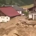 (Video) Bujica nosi sve pred sobom, pokrenuta klizišta! Ljudi evakuisani, automobili završili u mulju: Kataklizma u Tirolu
