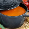 Topla čorba za hladnije dane: Najbolji domaći recept za supu od paradajza koja krepi dušu i telo