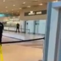 Prvi snimak pucnjave na aerodromu Odjekuju hici u holu, osoblje beži, policija napravila zasedu! (video)