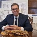 Vučić poklonio sat koji je dobio od Zemana prvorođenom dečaku na KiM