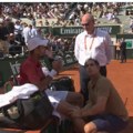 Novak u žestokoj raspravi sa supervizorom: „Hoćete da kažete da oni znaju tenis bolje od mene?!“ (video)