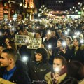 Ovako je u petak bilo na protestu ispred Gimnazije (FOTO GALERIJA)