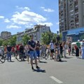 Novosađani obeležili devet meseci od pada nadstrešnice tišinom na raskrsnicama (FOTO, VIDEO)