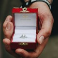 Srbin zaprosio devojku prstenom od 150 dinara, a njena reakcija će vas šokirati!
