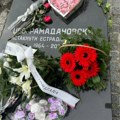 Pet godina od smrti Džeja Ramadanovskog: Tužna scena na groblju, pristigla je porodica, a ona je ostavila potresnu poruku…