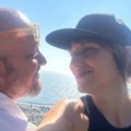 Izgubila supruga, pa ušla u vezu sa kompozitorom: Naša voditeljka sa partnerom putuje po svetu, a evo zašto su sada…