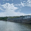 Brod u Novom Sadu sam prešao 24 km i nasukao se: Dve nedelje niko ne reaguje