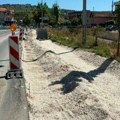 Počeli radovi na izgradnji trotoara od Karahodžića ćuprije do Lukoil pumpe