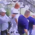 Kamera zabeležila ubistvo jednog od najopasnijih kriminalaca u zemlji: Prišao mu sa leđa i sasuo par hitaca u potiljak