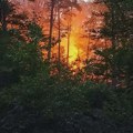 Suva planina i dalje gori, požar se spušta niz planinske litice