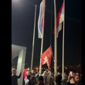 Posle upada u Informer: Studenti, Srdanović i Kreni-Promeni pozvali na mir, Vučić osudio nasilje