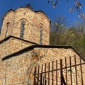 Све више ходочасника долази у Призрен, град са 33 српске православне цркве: Неке су окружене бодљикавом жицом