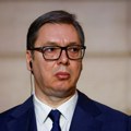 „Vučić se puši, Srbi imaju još jedan razlog da budu uznemireni“: Politico o predsedniku Srbije i „lošem timu“